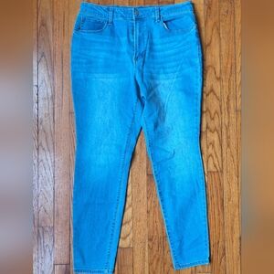 (B3G1) Women's Blue Jeans